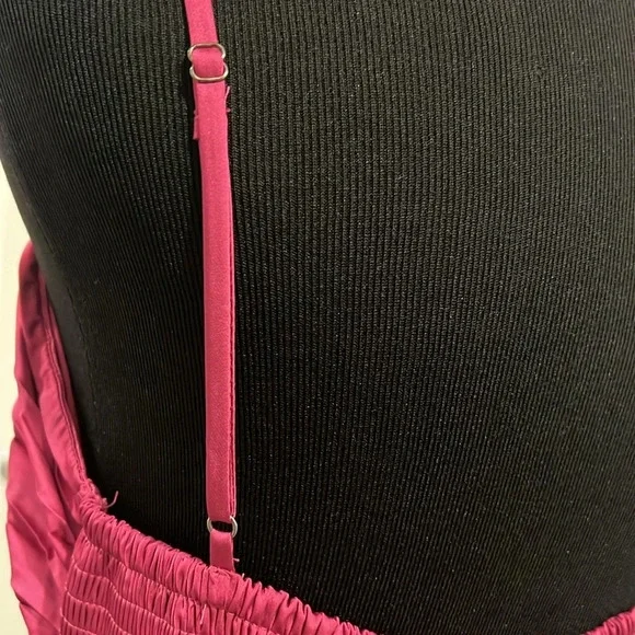 New Petal &‎ Pup Pleated Sleeveless Satin Maxi Dress - Picture 10 of 11